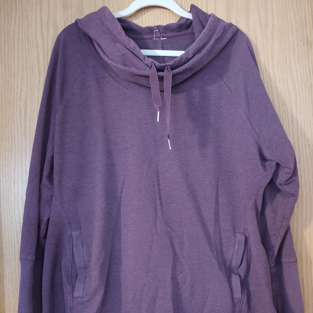 Women's/juniors Tunic Sweatshirt.